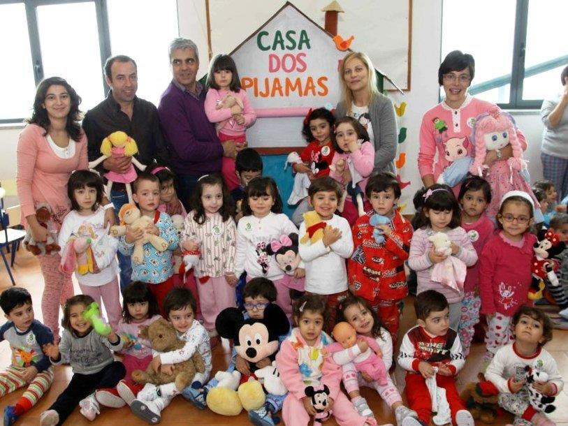 Os peluches preferidos acompanham as crianças no Dia Nacional do Pijama, na Obra D, Josefina Silva, em Oliveira do Hospital